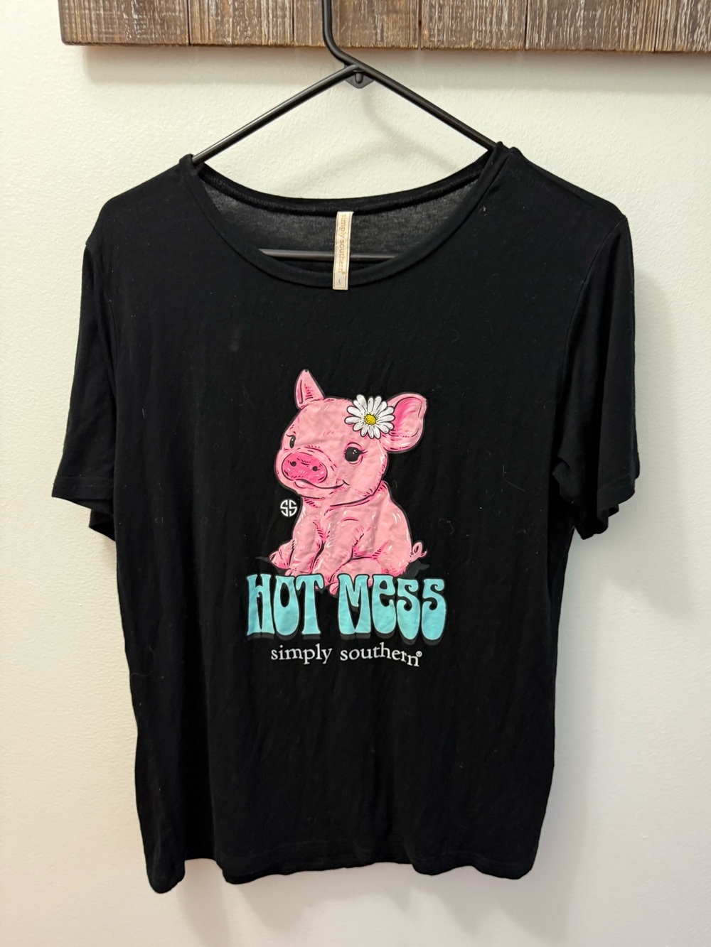 Simply Southern Black 'Hot Mess' Pig pajama Tee